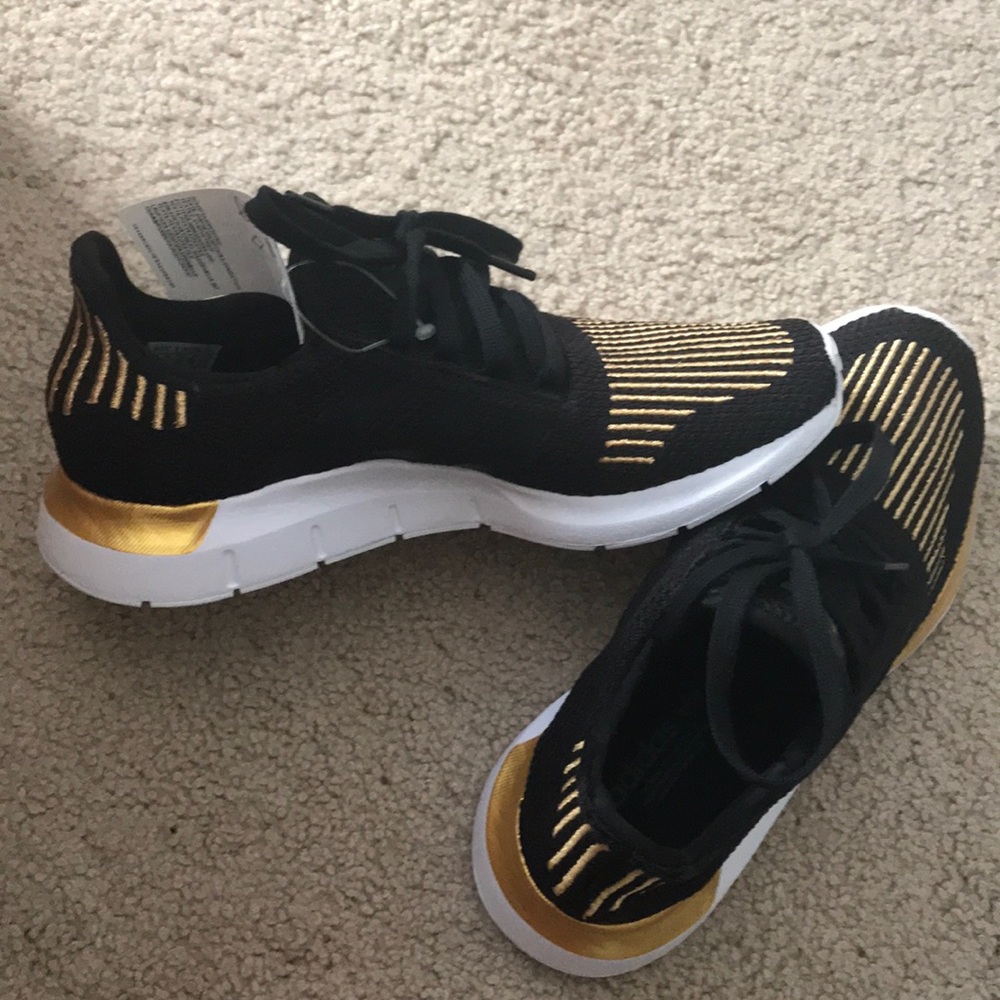 Adidas Swift Runs
